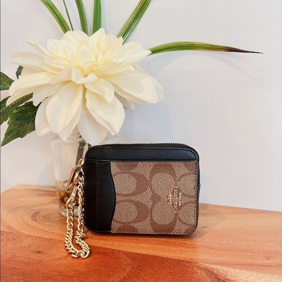 NWT Coach Zip Card Case In Blocked Signature Canvas - Picture 1 of 7